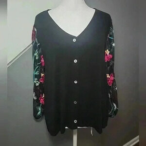 Kim & Cami Black Top w Net Sleeve Embroidery Floral Med Boho Romatic